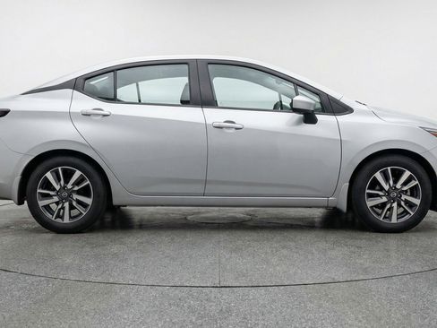 Used 2025 Nissan Versa SV FWD image 11