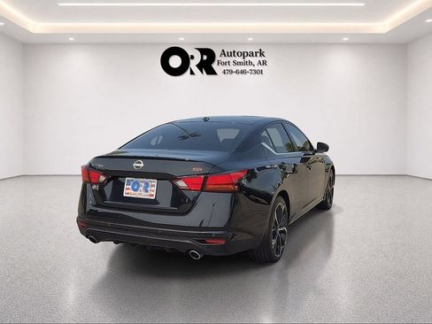 Used 2024 Nissan Altima 2.5 SR FWD image 5