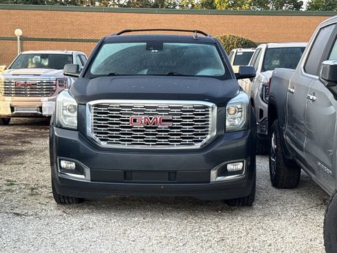 Used 2019 GMC Yukon XL Denali w/ Denali Ultimate Package AWD/4WD image 2