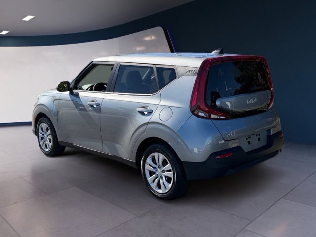Certified 2022 Kia Soul LX FWD image 3