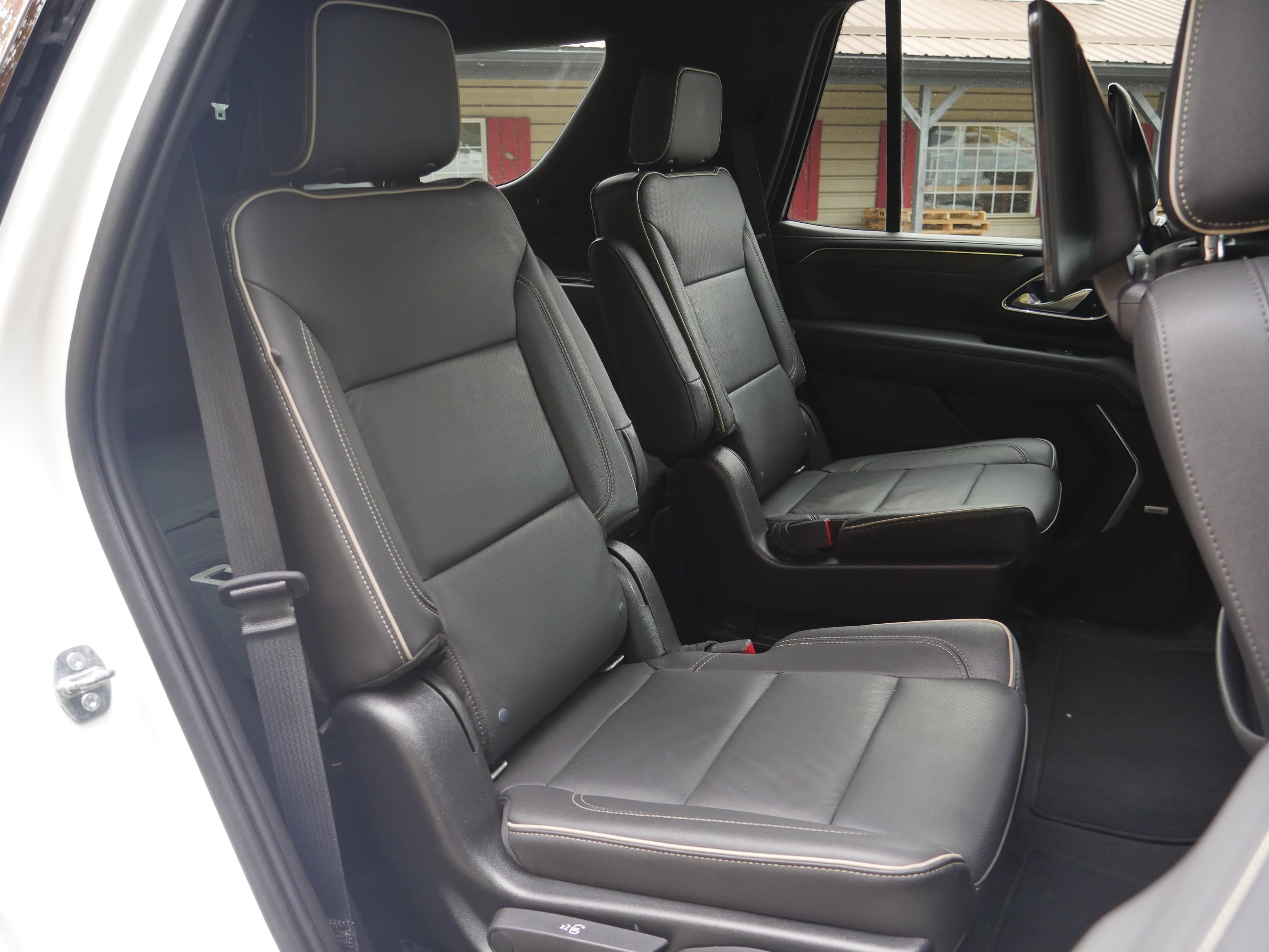 Used 2021 GMC Yukon SLT w/ Rear Media and Nav Package AWD/4WD image 34