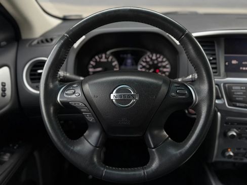 Used 2017 Nissan Pathfinder SL image 22