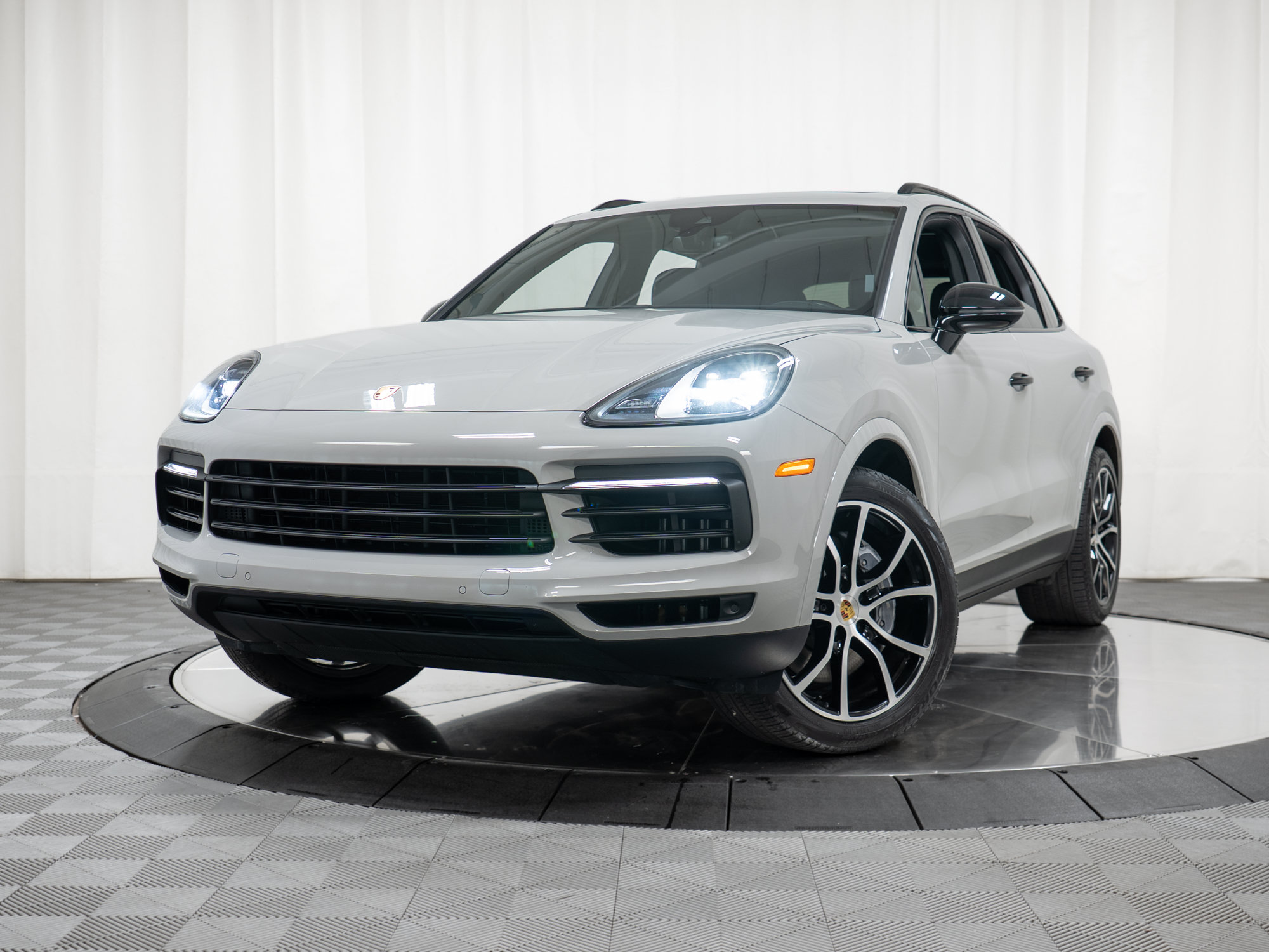 Used 2021 Porsche Cayenne AWD/4WD image 33