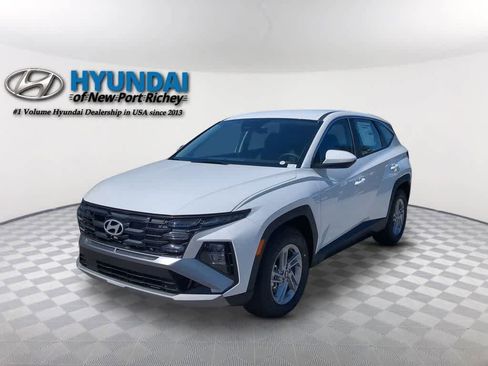 New 2026 Hyundai Tucson SE image 1