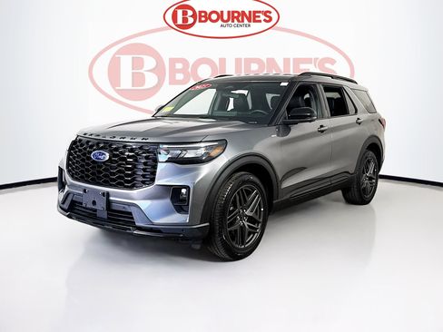 Used 2025 Ford Explorer ST-Line w/ ST-Line Street Pack image 6
