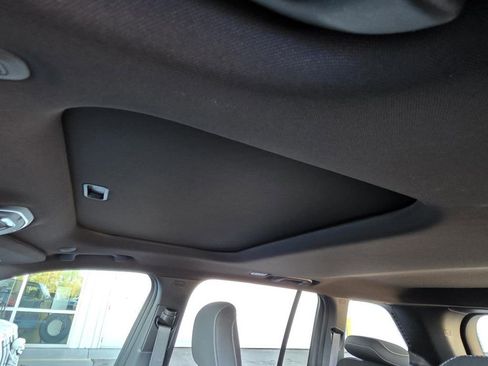 New 2025 Jeep Grand Cherokee Laredo X w/ Luxury Tech Group I image 8