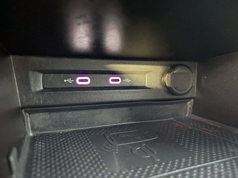 Used 2021 Volkswagen Tiguan SE R-Line image 19