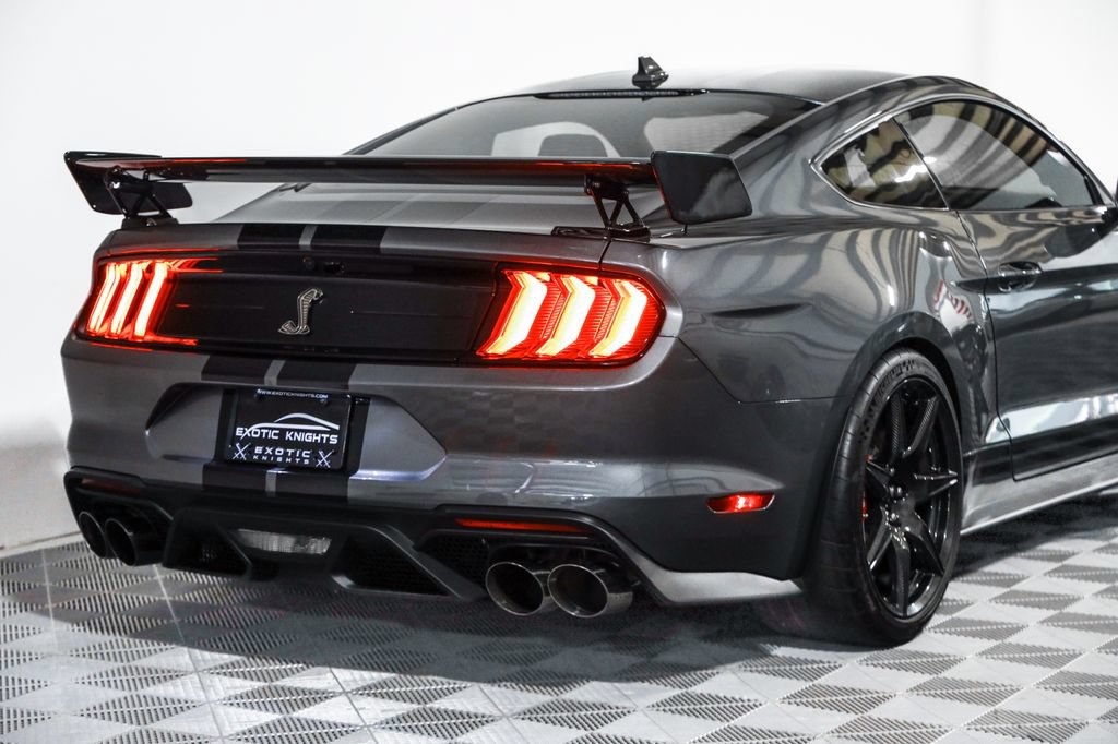 Used 2022 Ford Mustang Shelby GT500 w/ Carbon Fiber Track Pack RWD image 6
