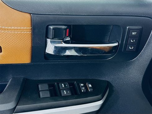 Used 2017 Toyota Tundra Platinum image 25