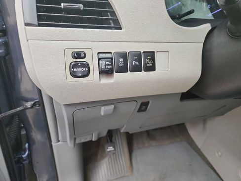 Used 2014 Toyota Sienna XLE image 12