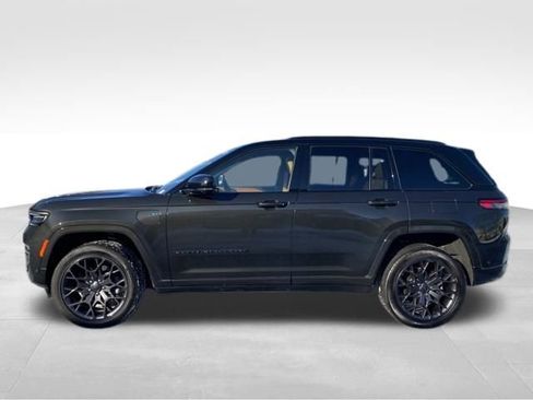 Used 2023 Jeep Grand Cherokee Summit image 4