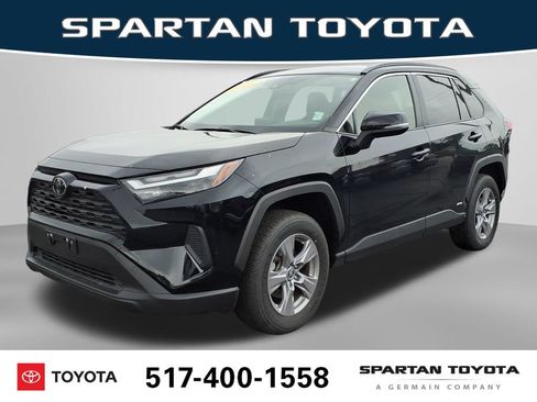 Used 2025 Toyota RAV4 XLE AWD/4WD image 1