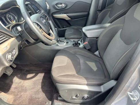 Used 2017 Jeep Cherokee Latitude w/ Safety/Convenience Group AWD/4WD image 16