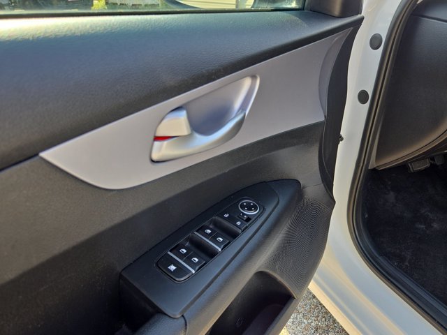 Used 2024 Kia Forte LXS FWD image 11