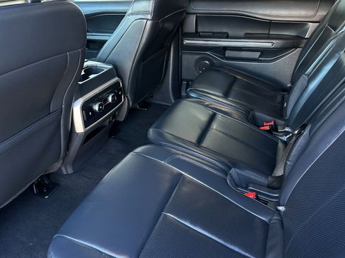 Used 2024 Ford Expedition Max XLT image 11