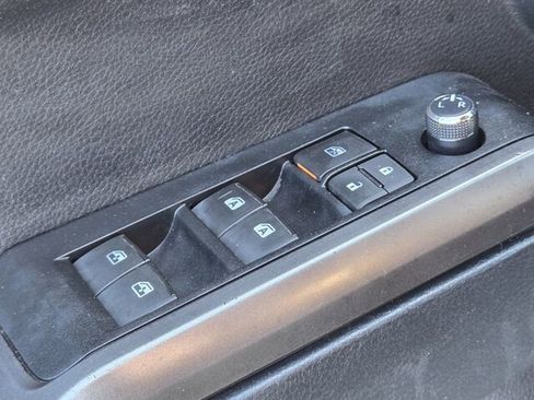 Used 2018 Toyota Tacoma TRD Off-Road image 38