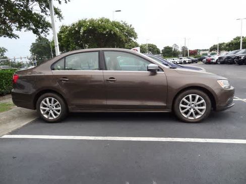 Used 2014 Volkswagen Jetta SE FWD image 4