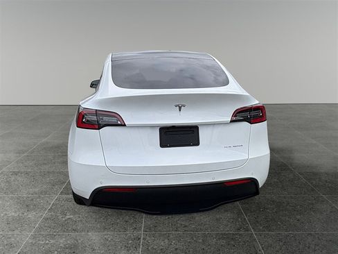 Used 2020 Tesla Model Y Long Range AWD/4WD image 5