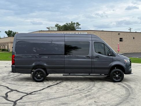 Used 2023 Mercedes-Benz Sprinter 2500 image 3