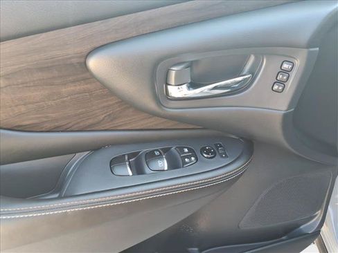 Used 2024 Nissan Murano Platinum AWD/4WD image 16