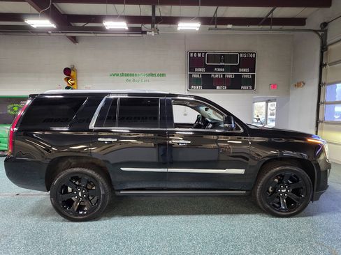 Used 2019 Cadillac Escalade Premium Luxury image 5
