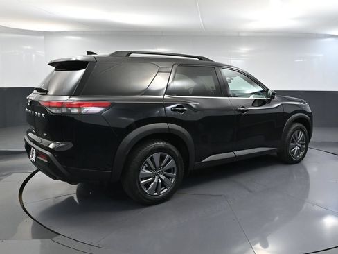 Used 2024 Nissan Pathfinder SV FWD image 5