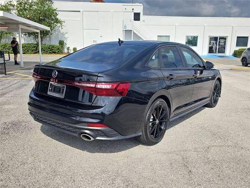 Used 2025 Volkswagen Jetta GLI Autobahn FWD image 4
