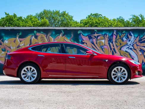 Used 2017 Tesla Model S 90D AWD/4WD image 9