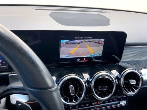 Used 2020 Mercedes-Benz GLB 250 image 26