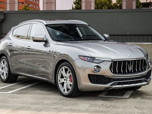 Used 2017 Maserati Levante S AWD/4WD image 5