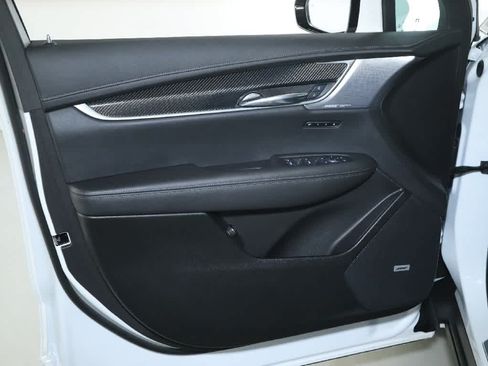 Used 2025 Cadillac XT6 Sport AWD/4WD image 16