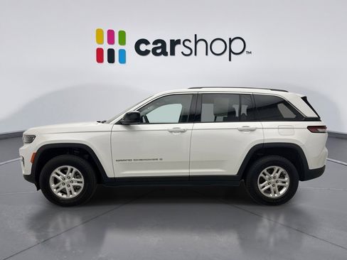 Used 2023 Jeep Grand Cherokee Laredo w/ Luxury Tech Group I AWD/4WD image 2