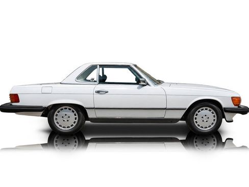 Used 1988 Mercedes-Benz 560 SL image 2