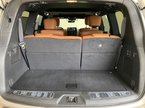Used 2024 INFINITI QX80 Sensory w/ Cargo Package image 32