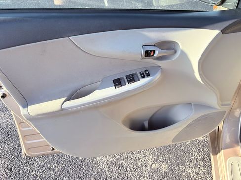 Used 2011 Toyota Corolla LE image 23