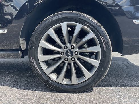 Used 2019 Lincoln Navigator L Select AWD/4WD image 43