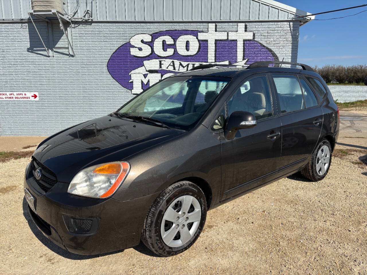 Used 2010 Kia Rondo LX FWD image 1