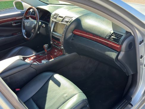 Used 2007 Lexus LS 460 image 42