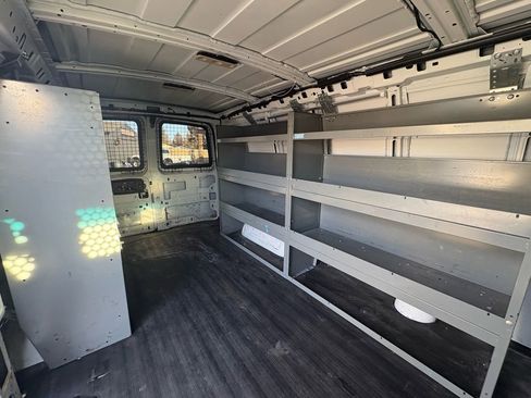 Used 2016 Chevrolet Express 3500 image 15