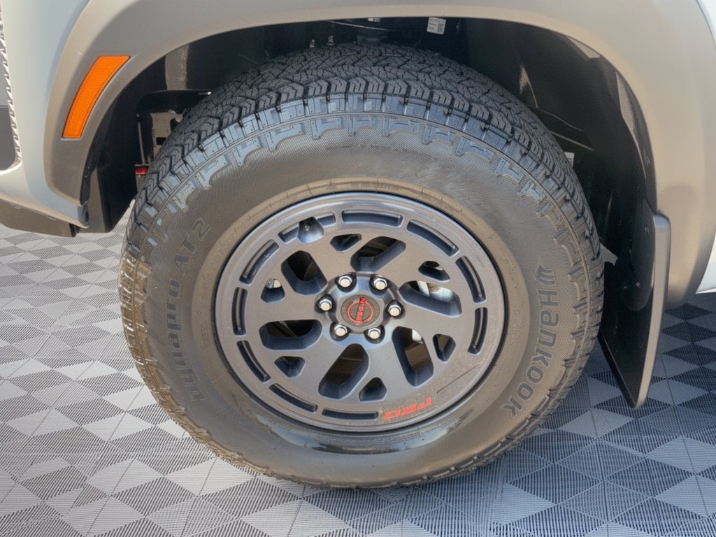 Certified 2025 Nissan Frontier PRO-4X AWD/4WD image 17