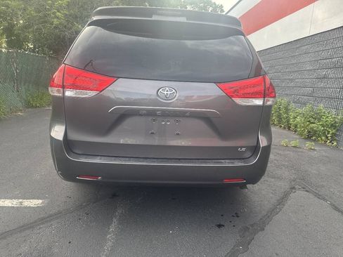 Used 2013 Toyota Sienna LE FWD image 5