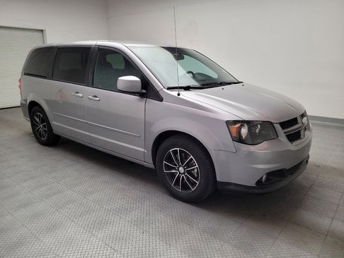 Used 2017 Dodge Grand Caravan GT image 11