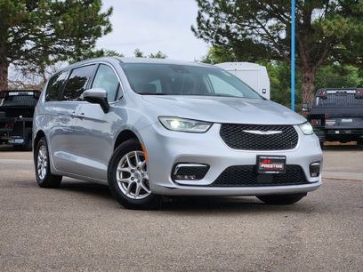 Used 2023 Chrysler Pacifica Touring-L