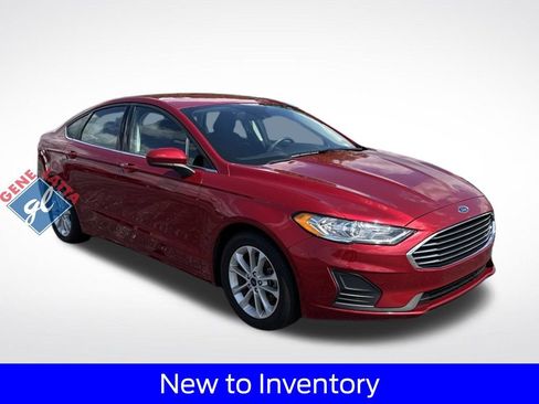 Used 2020 Ford Fusion SE FWD image 1