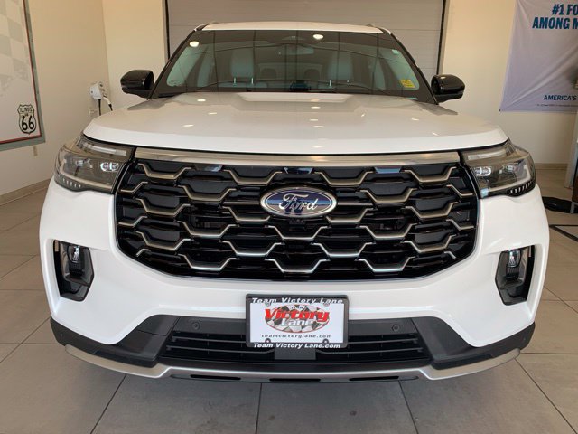 Used 2025 Ford Explorer Platinum w/ Ultimate Package AWD/4WD image 12