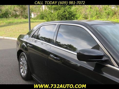 Used 2012 Chrysler 300 C RWD image 14