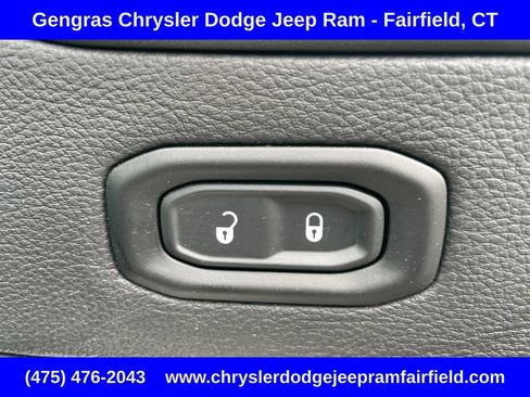 Used 2024 Jeep Wrangler Unlimited Sahara AWD/4WD image 19