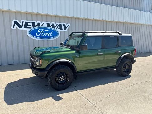 Used 2023 Ford Bronco Black Diamond AWD/4WD image 1