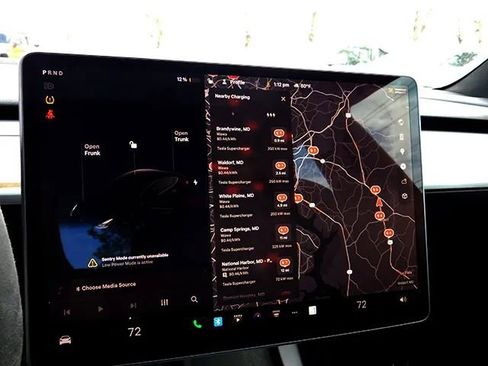 Used 2023 Tesla Model 3 Performance image 16