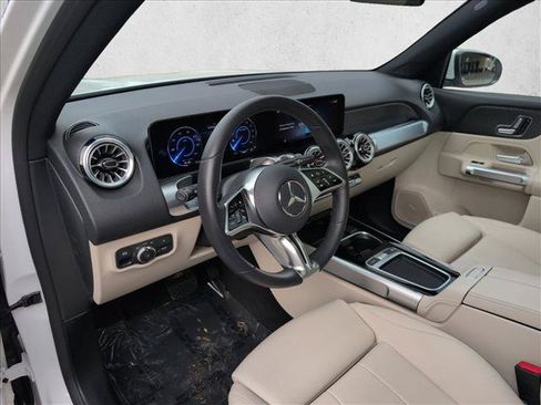 Used 2024 Mercedes-Benz EQB 250+ image 10